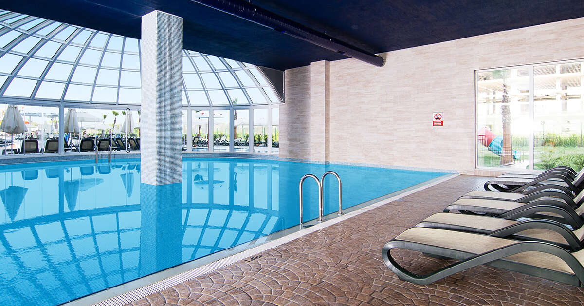 Een foto van het zwembad bij Port River Hotel & Spa