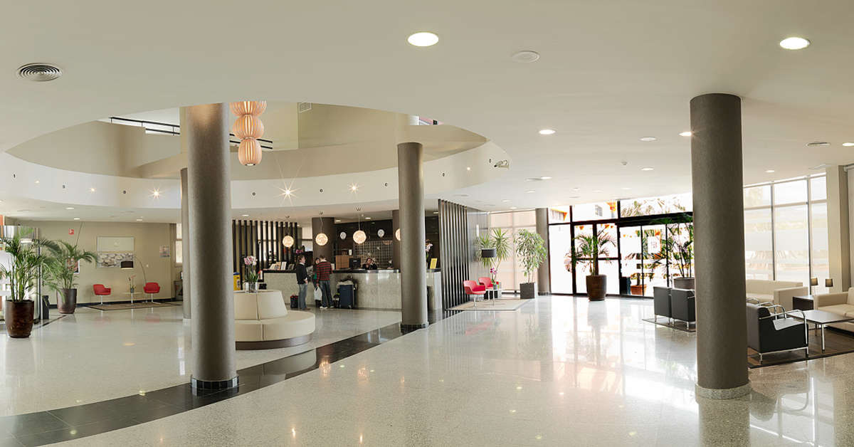Een foto van het interieur van Fuengirola Beach Aparthotel