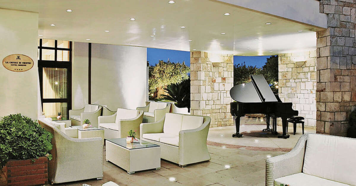 Een foto van het terras bij Grand Hotel la Chiusa di Chietri