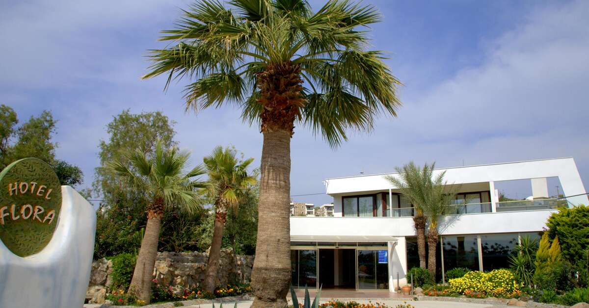 Een foto van de buitenkant van Flora Hotel Bodrum