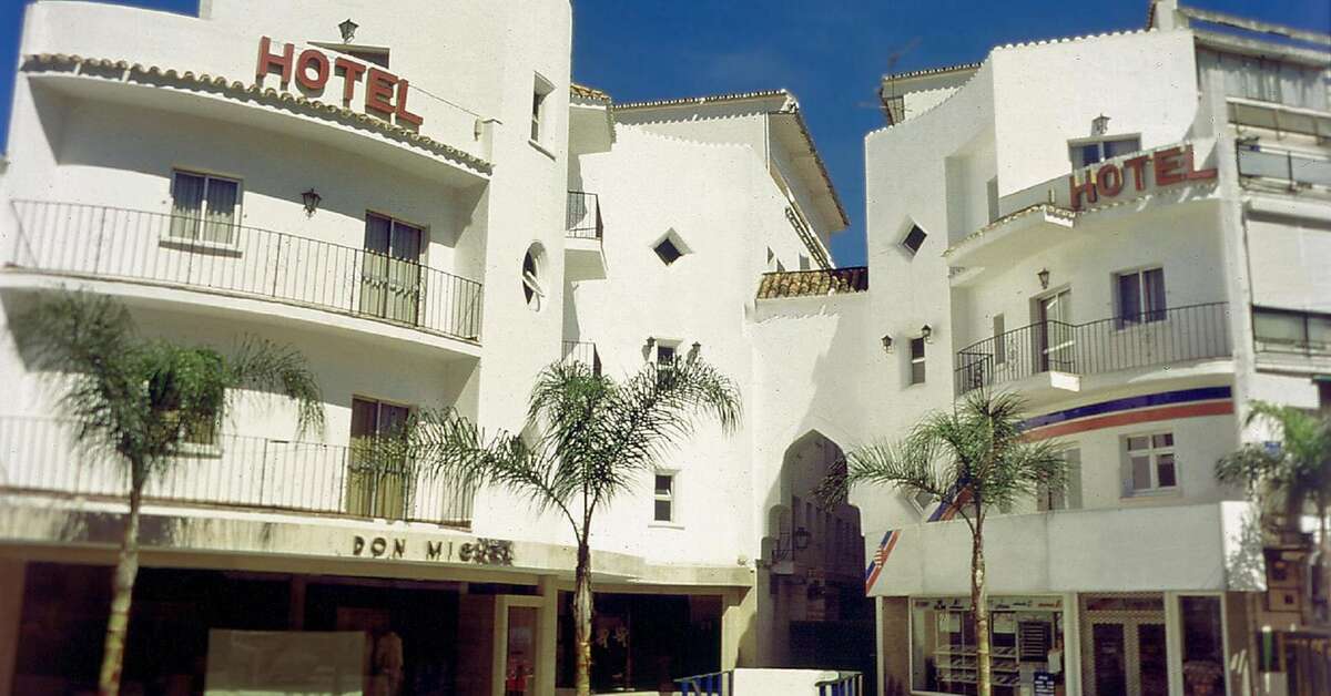 Ein Foto von der Außenansicht des Hotel Kristal