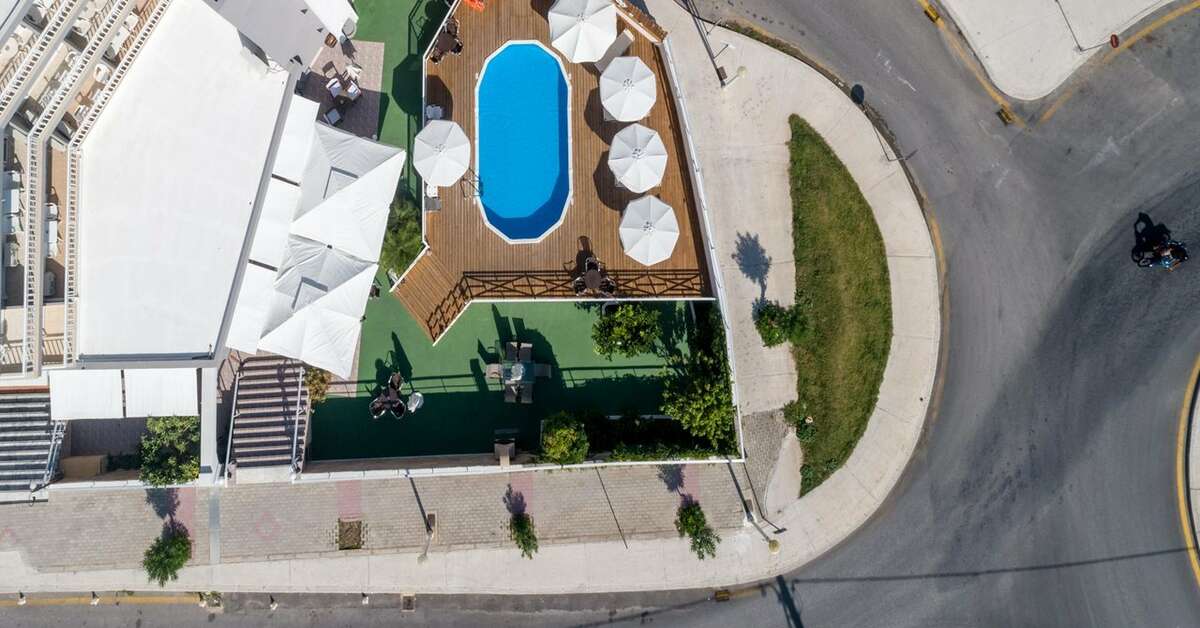 Een foto van het zwembad bij Marine Congo Hotel