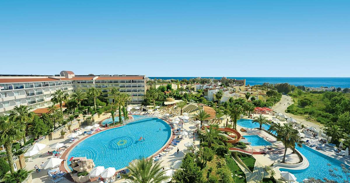 Een foto van het zwembad bij Seaden Corolla Hotel
