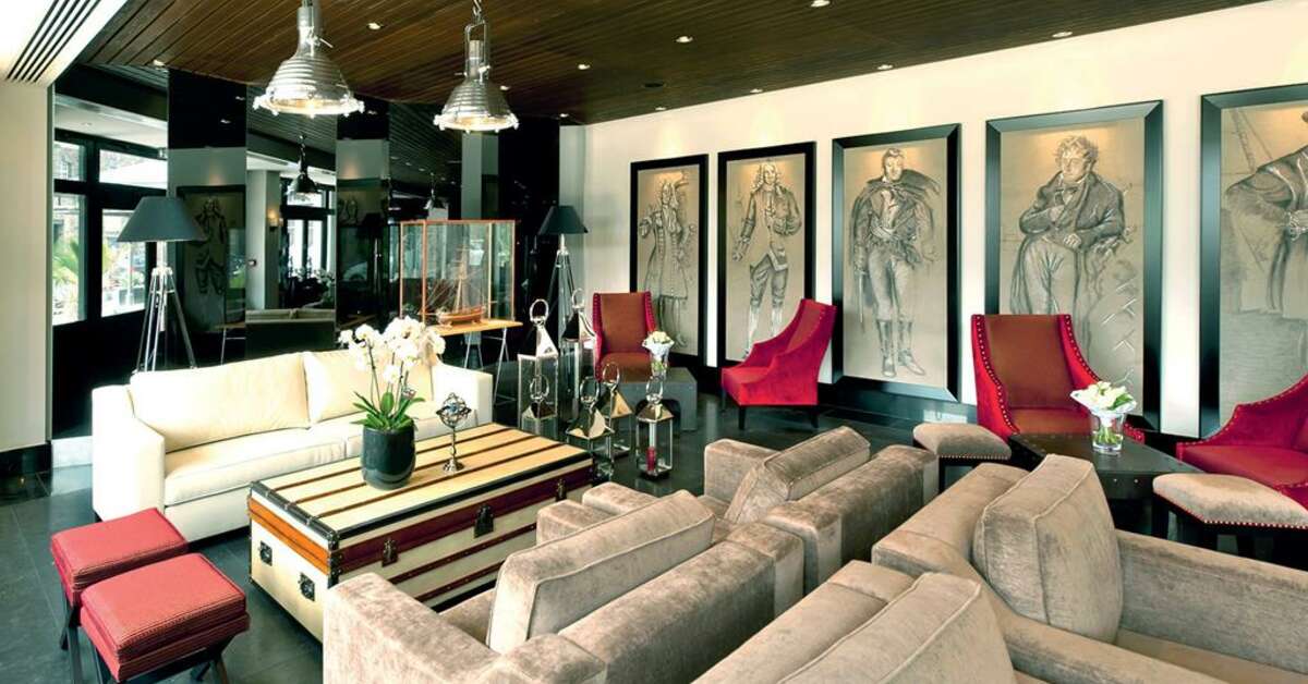 Een foto van het interieur van Hotel Le Nouveau Monde