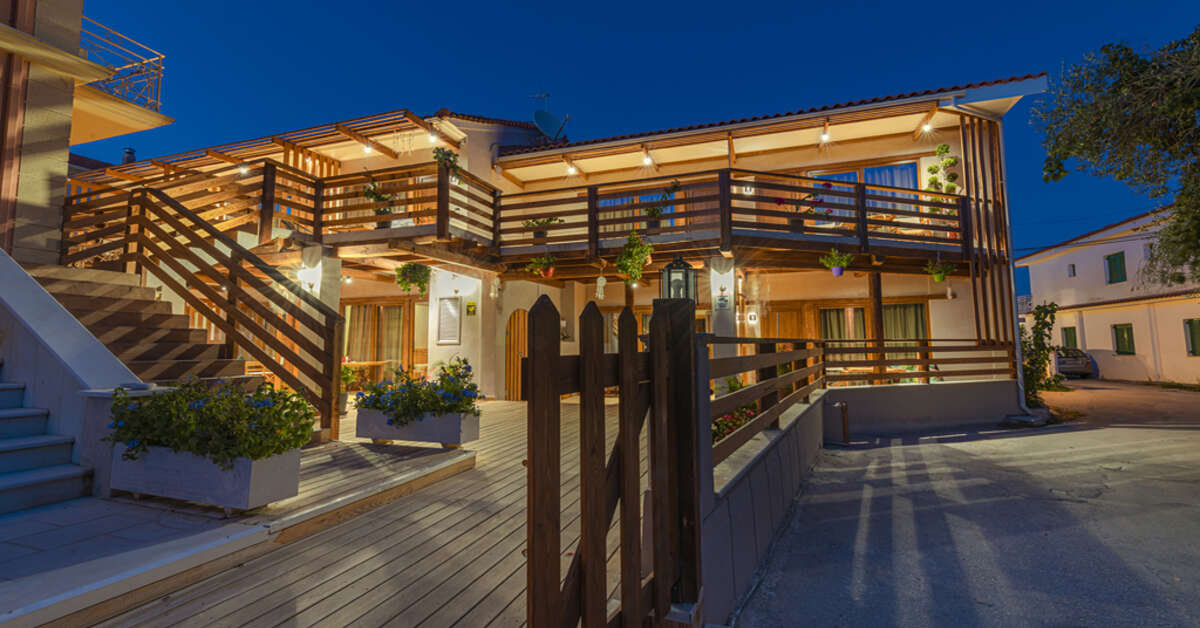 Een foto van de buitenkant van Ekati Mare Boutique Resort
