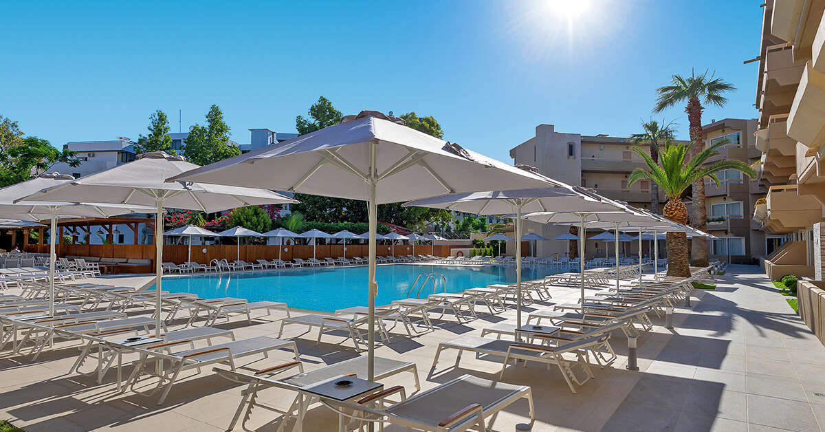 Een foto van het zwembad bij Sun Beach Resort
