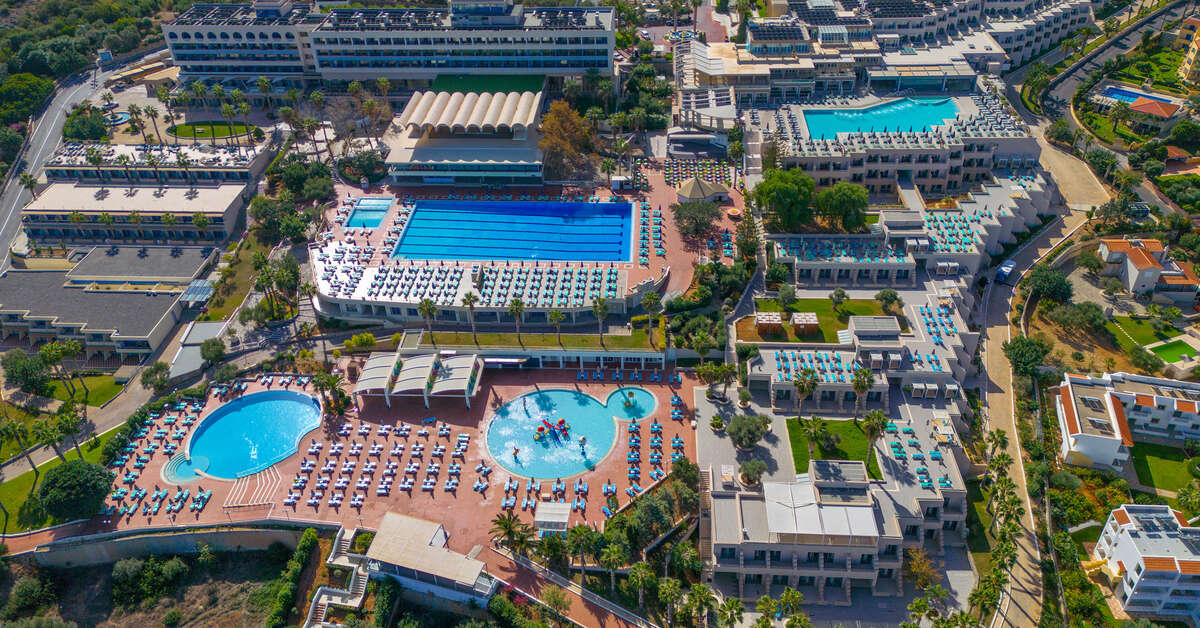 Een foto van de buitenkant van Royal & Imperial Belvedere Resort