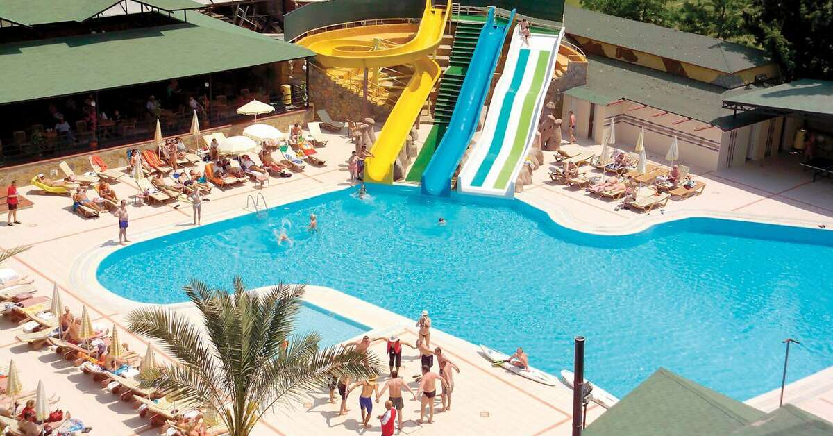 Een foto van het zwembad bij Doganay Beach Club