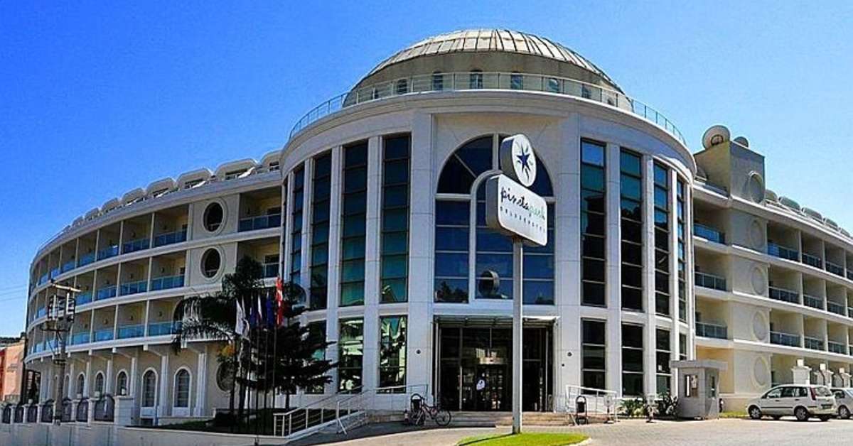 Een foto van de buitenkant van Pineta Park Deluxe Hotel