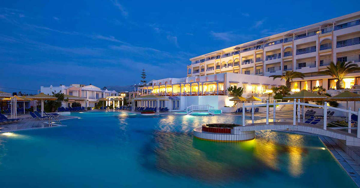 Een foto van het zwembad bij Serita Beach Hotel
