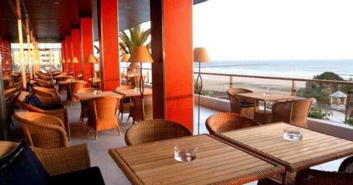 Een foto van het terras bij Algarve Casino Hotel