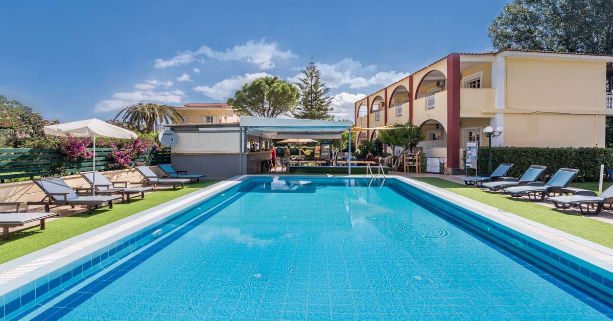 Een foto van het zwembad bij Oscar Villa & Studios