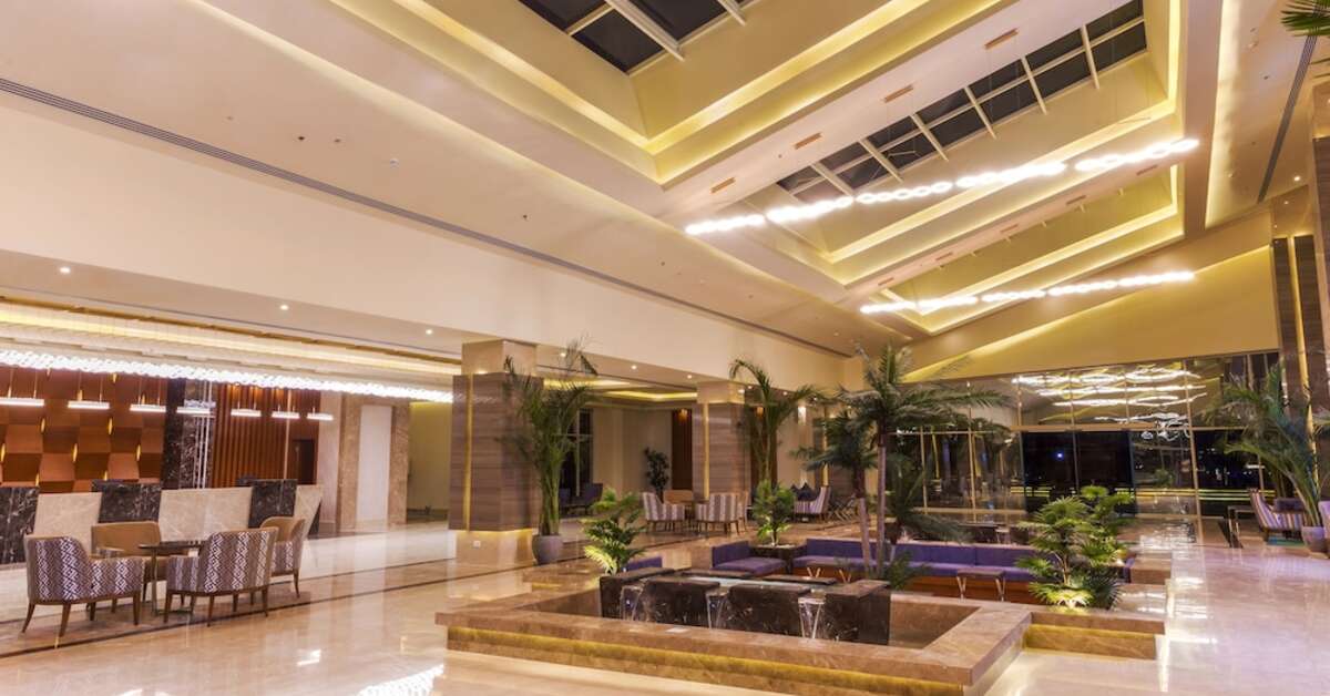 Een foto van het interieur van Pickalbatros Sea World Resort