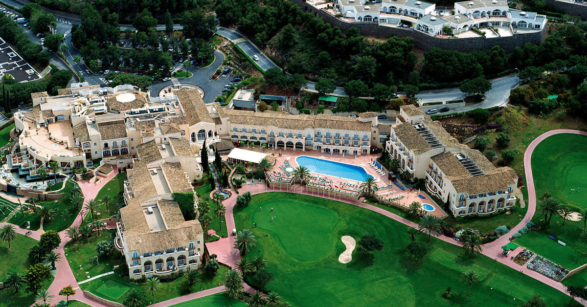 Een foto van de buitenkant van La Manga Club Principe Felipe