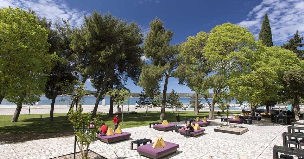 Een foto van het terras bij Hotel Adriatic