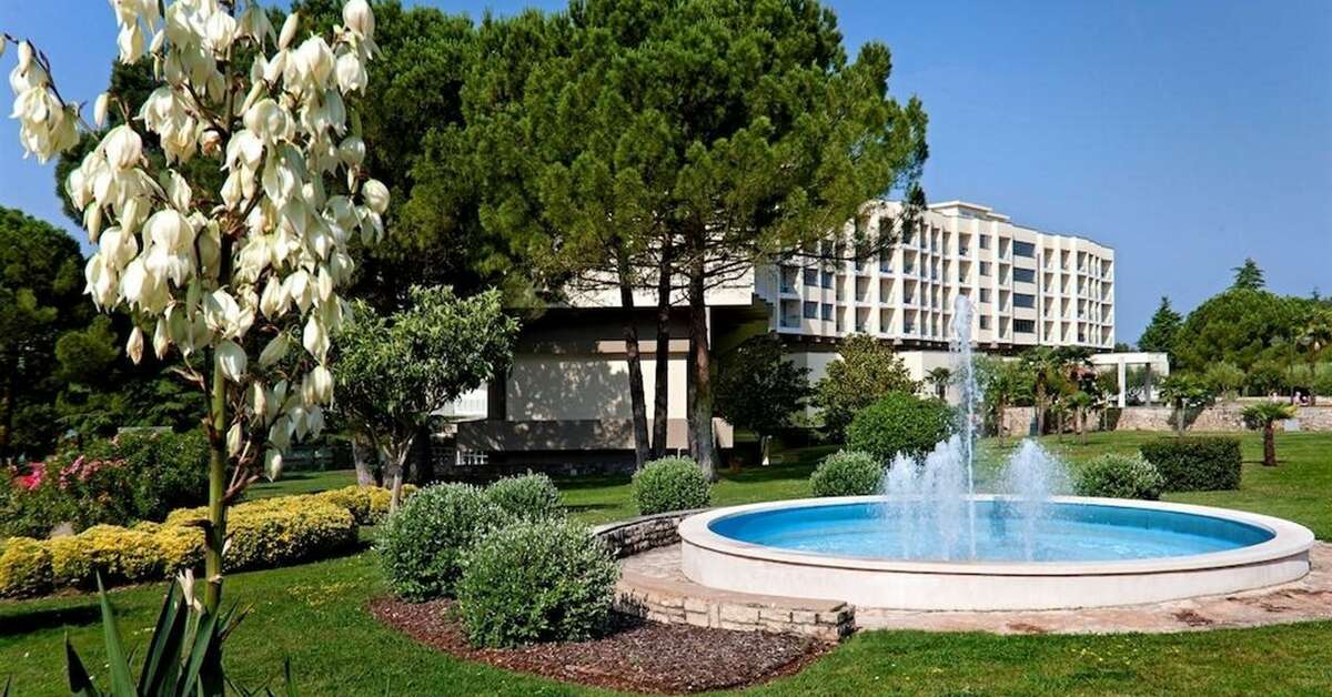 Een foto van het terras bij Hotel Materada Plava Laguna