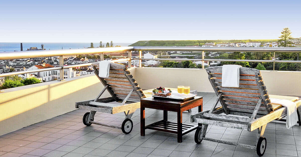 Een foto van het terras bij Sao Miguel Park Hotel