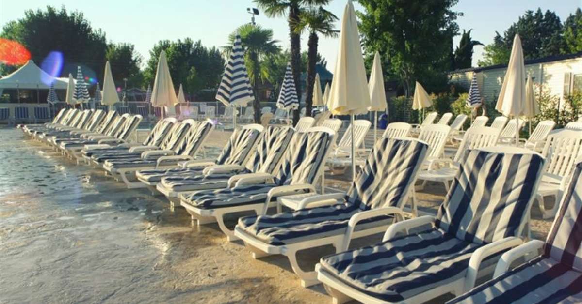 Een foto van het strand bij Camping Butterfly Village