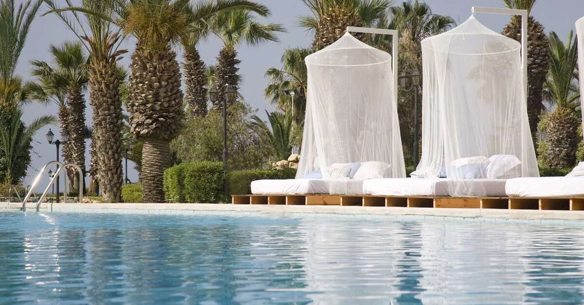 Een foto van het zwembad bij Sandy Beach Hotel & Spa