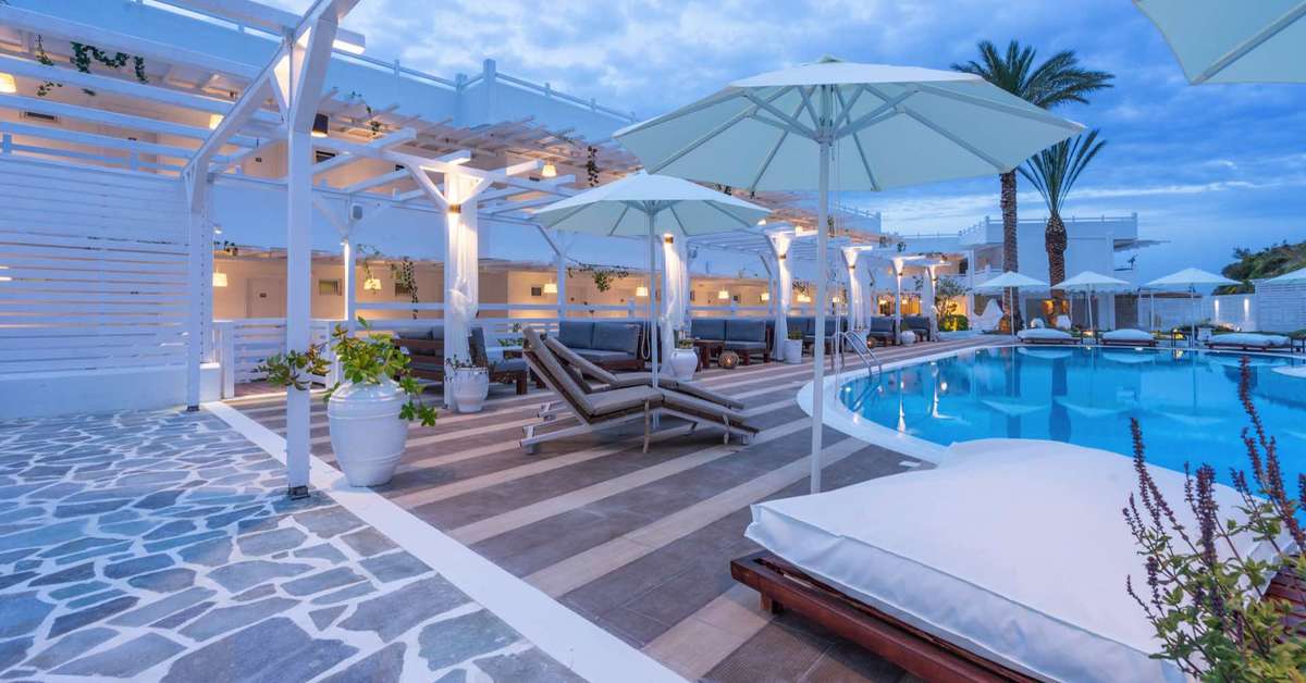 Ein Foto vom Pool im Aloe Hotel