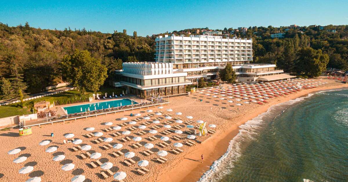 Een foto van The Palace Hotel Sunny Day