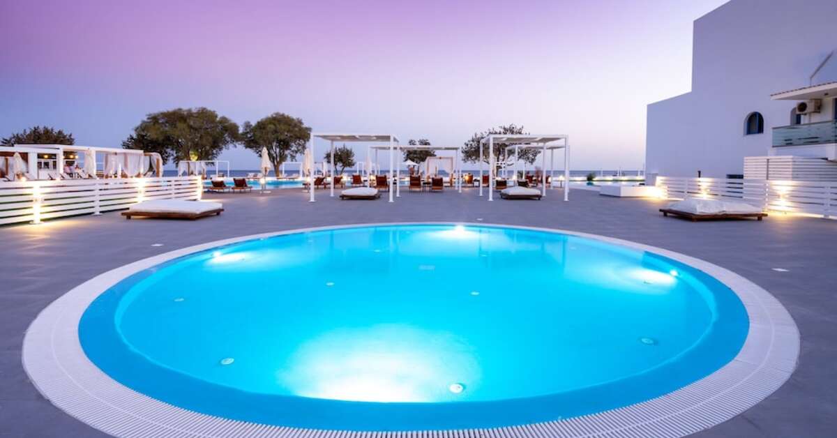 Een foto van het zwembad bij Kamari Plus Hotel