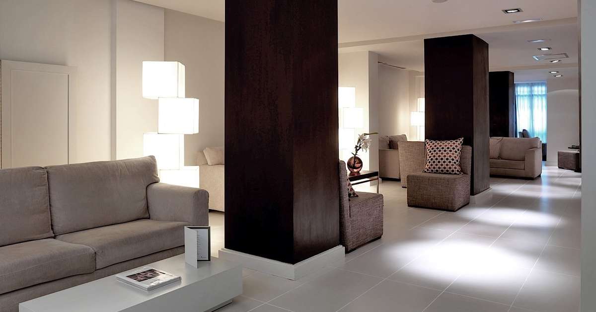 Een foto van het interieur van Hospes Palau de la Mar