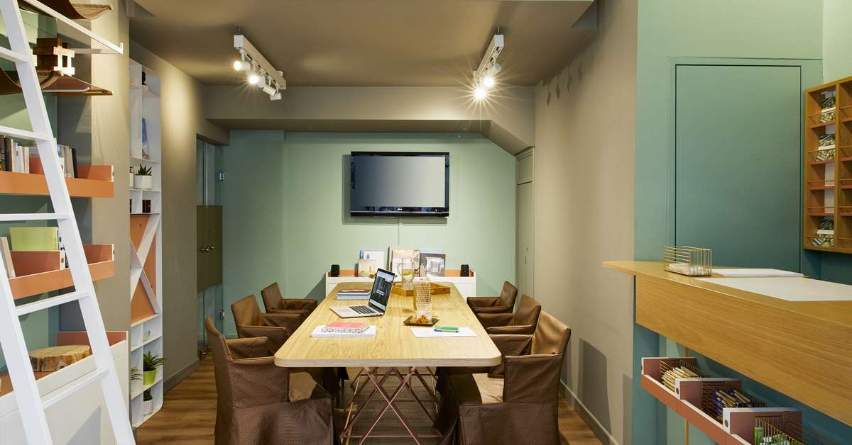 Een foto van het interieur van City Hotel Thessaloniki