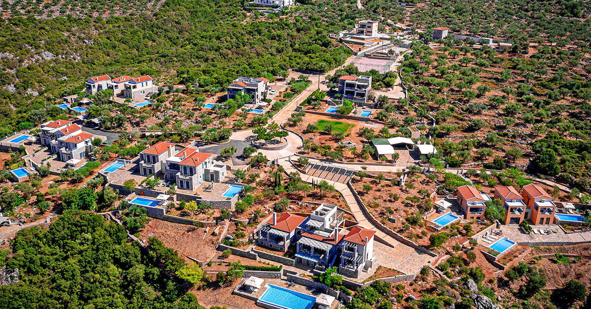 Een foto van de buitenkant van Searocks Exclusive Villas Resort Messinia