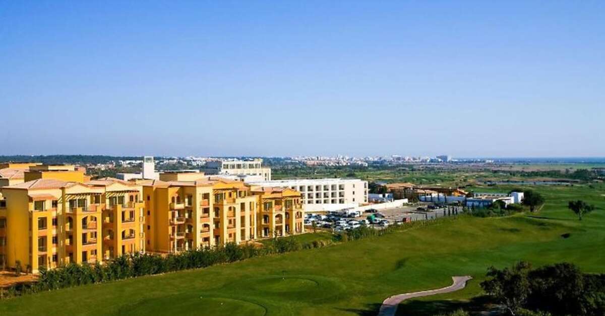Een foto van de buitenkant van The Residence Vilamoura