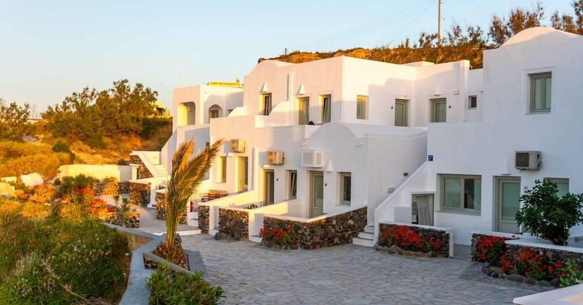 Een foto van de buitenkant van Hotel Goulielmos