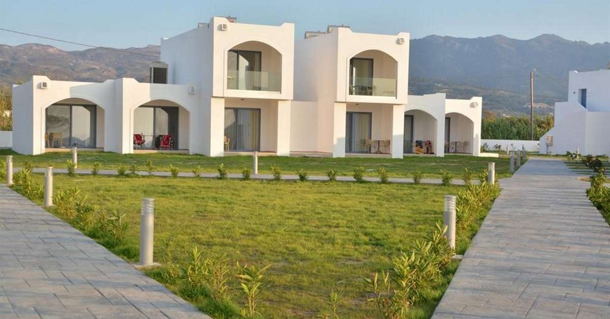 Een foto van de buitenkant van Aeolos Beach Hotel