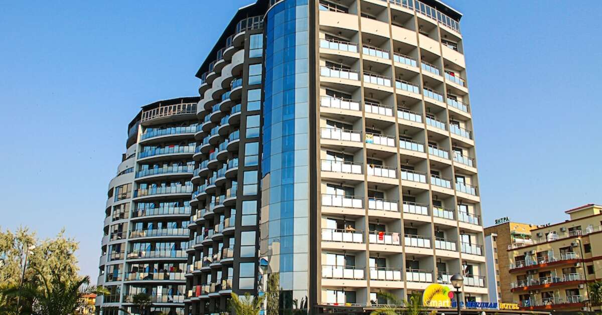 Een foto van de buitenkant van Hotel Meridian