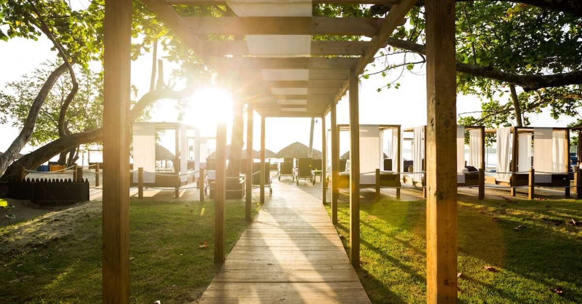 Een foto van de buitenkant van BlueBay Villas Doradas