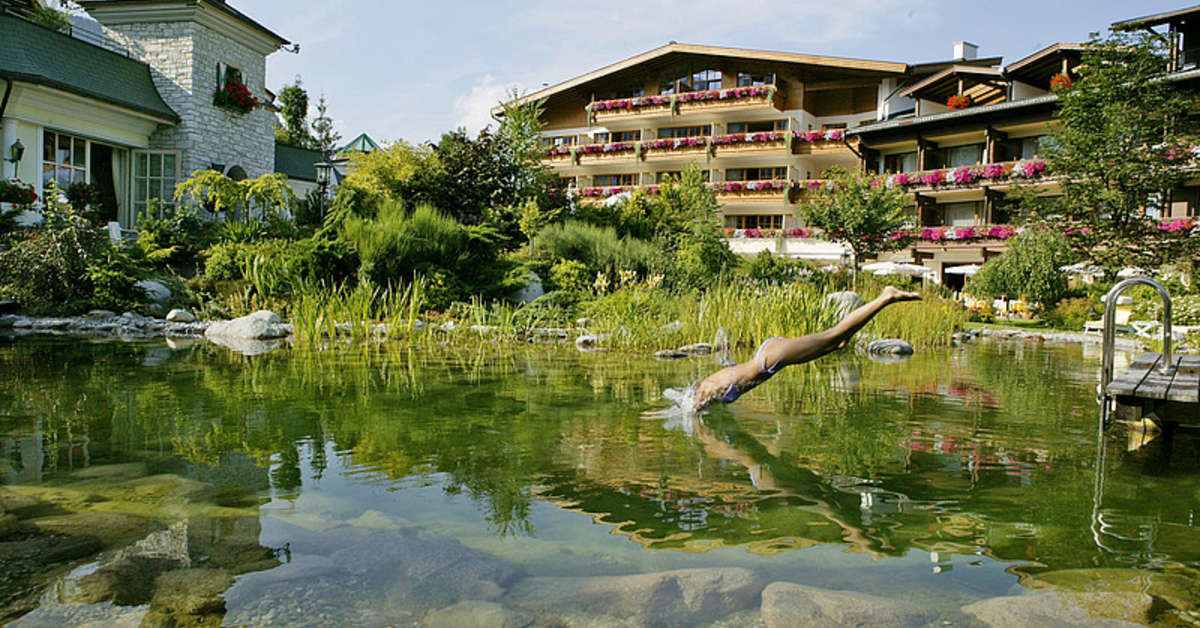 Ein Foto von der Außenansicht des Hotel Salzburgerhof Zell am See