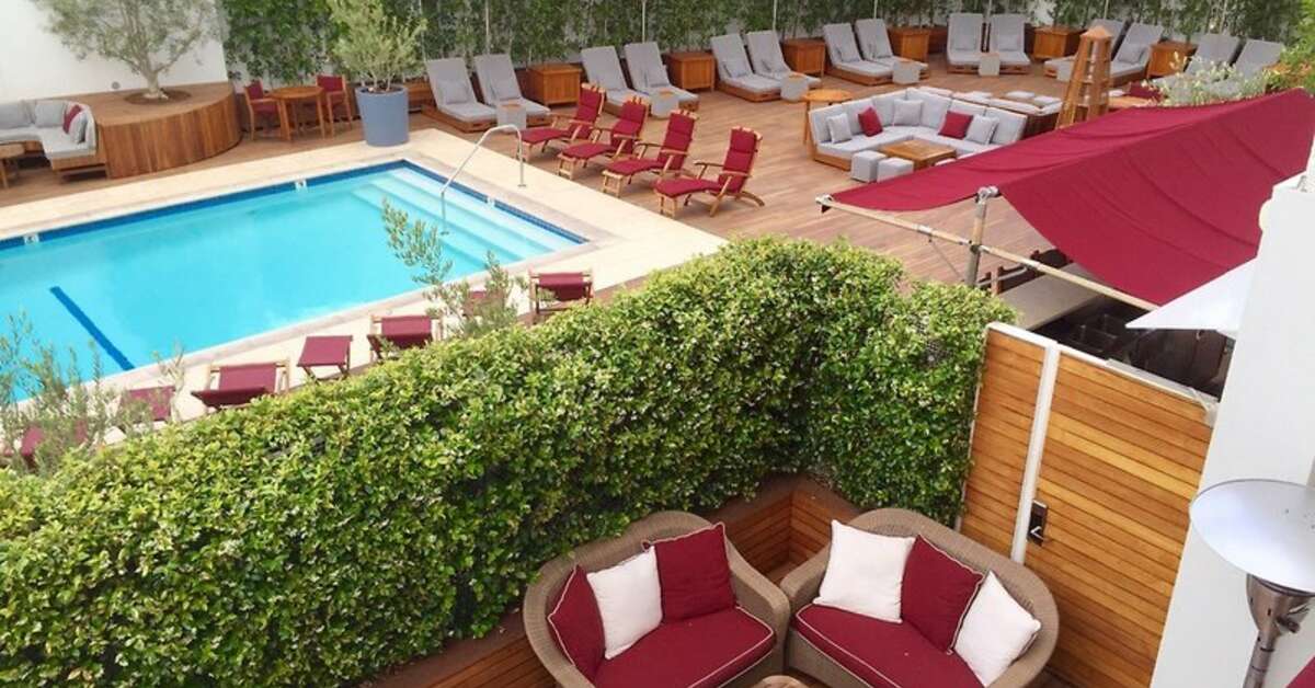 Een foto van Mr. C Beverly Hills