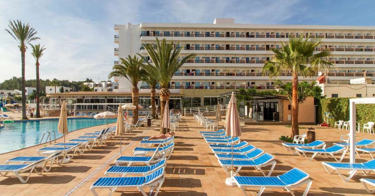 Een foto van het zwembad bij Suneo Caribe
