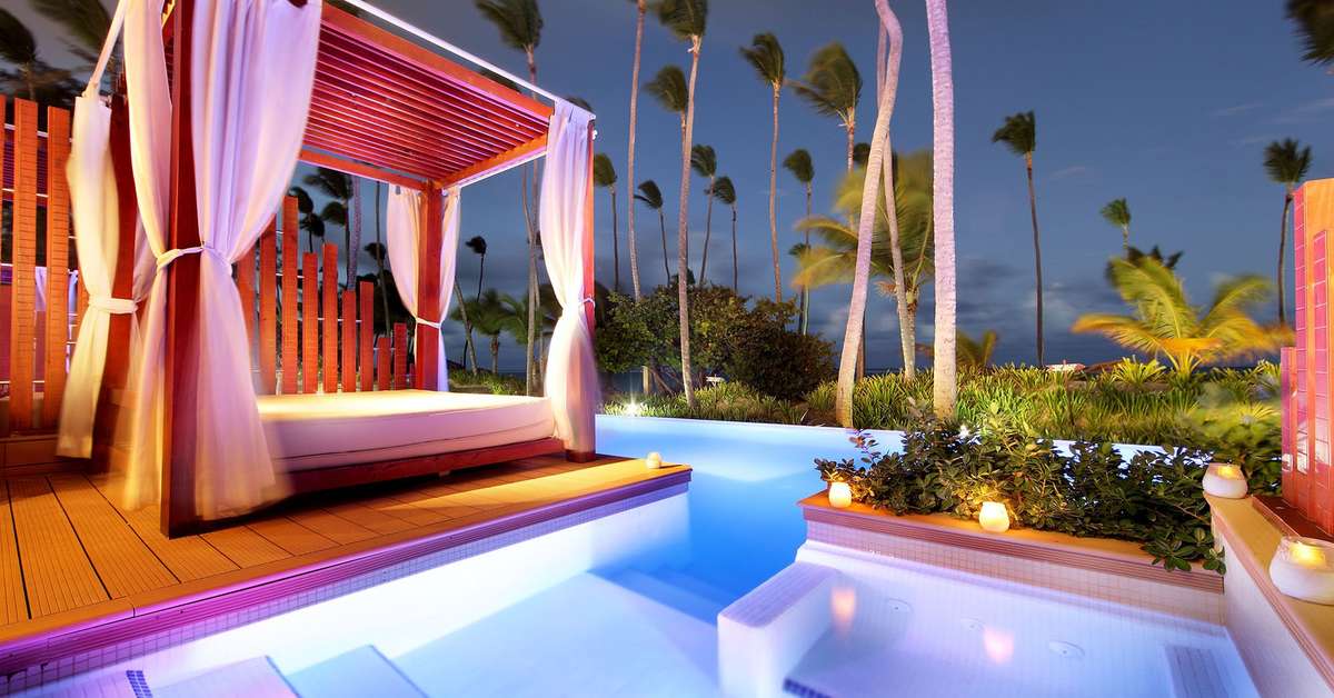 Een foto van het zwembad bij Grand Palladium Bavaro Suites Resort & Spa