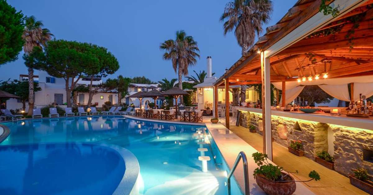 Een foto van het zwembad bij Alkyoni Beach Hotel