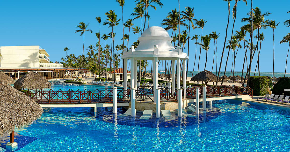 Een foto van het zwembad bij Paradisus Palma Real Golf & Spa Resort