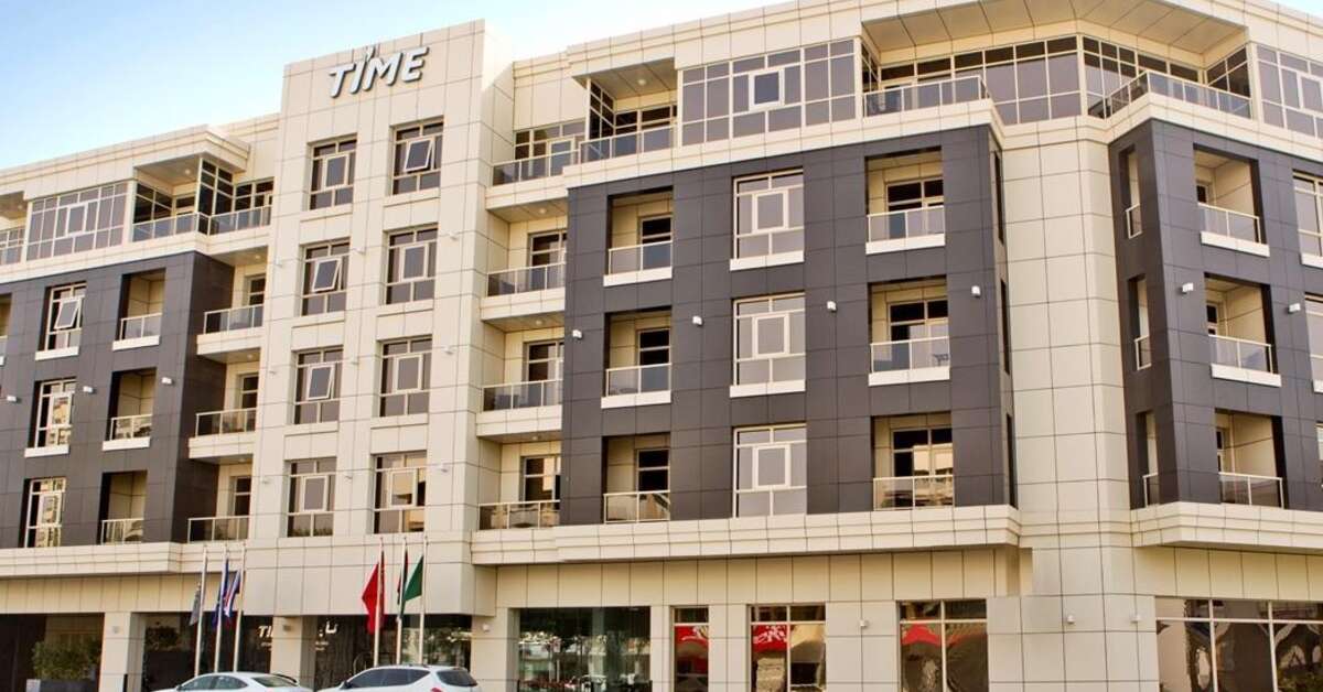 Een foto van de buitenkant van Time Grand Plaza Hotel
