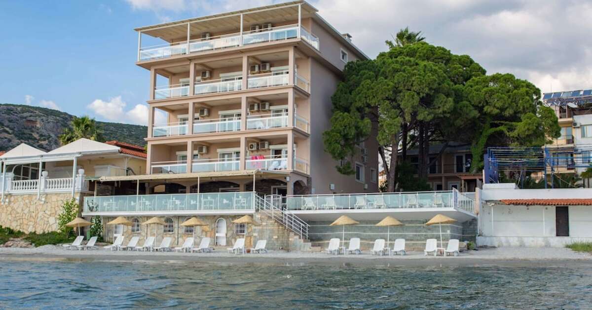 Een foto van de buitenkant van Melis Hotel