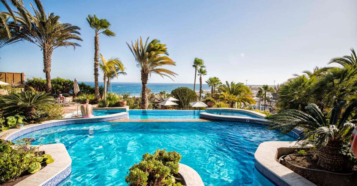 Een foto van het zwembad bij Corallium Dunamar by Lopesan Hotels