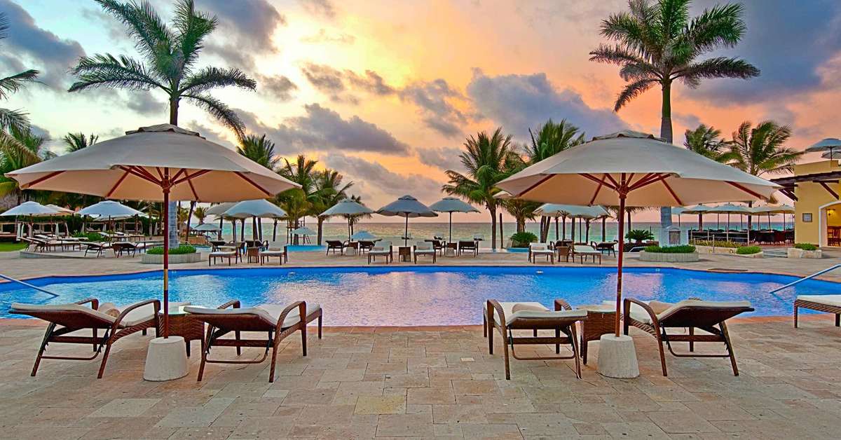 Een foto van het zwembad bij Royal Hideaway Playacar