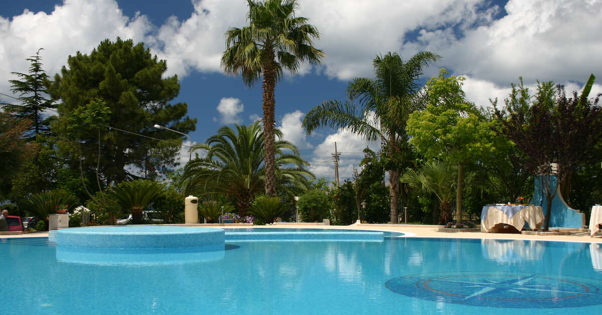 Ein Foto vom Pool im La Bussola Hotel