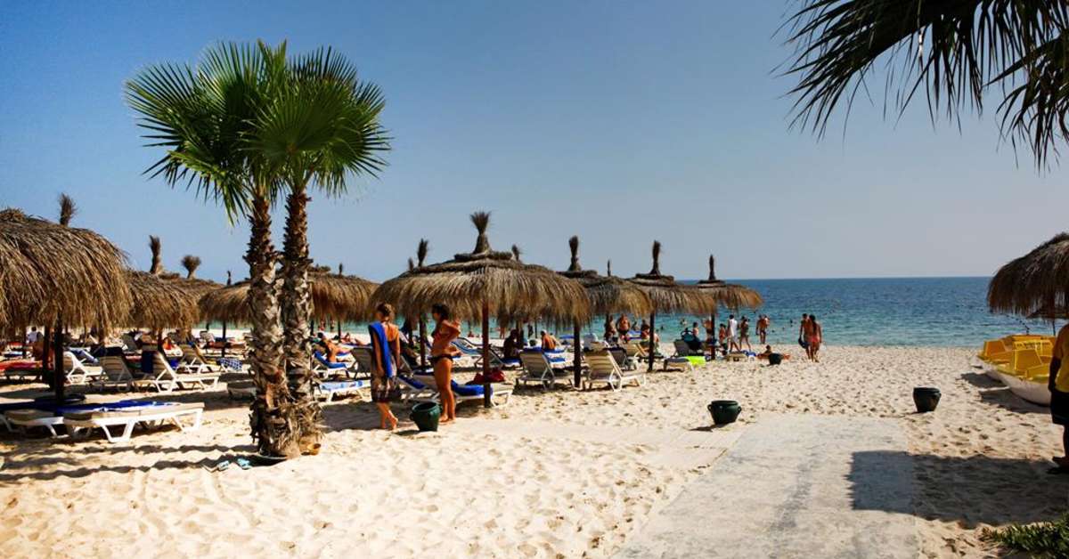 Een foto van het strand bij El Mouradi Palm Marina