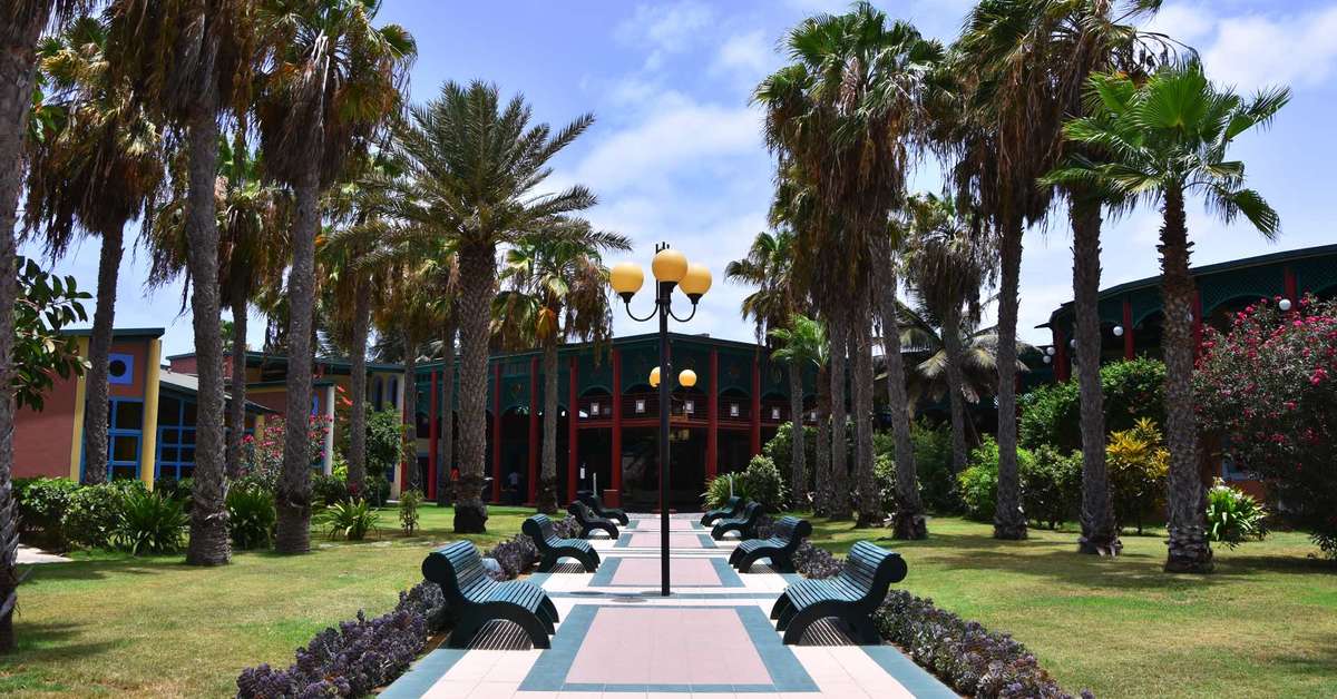 Een foto van de buitenkant van VOI Vila Do Farol Resort