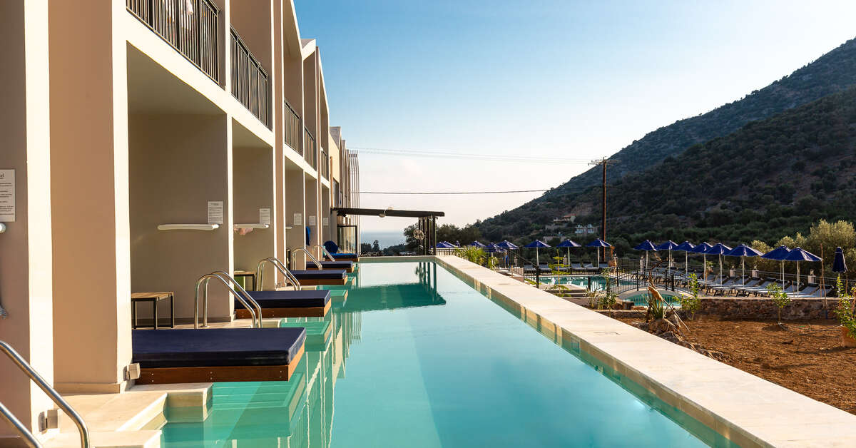 Ein Foto vom Pool im T Hotel Premium Suites
