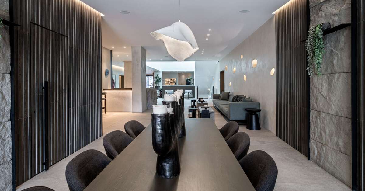 Een foto van het interieur van Aeonic Suites & Spa