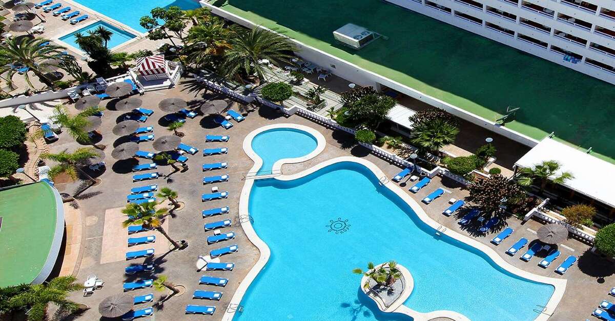 Een foto van het zwembad bij Poseidon Resort